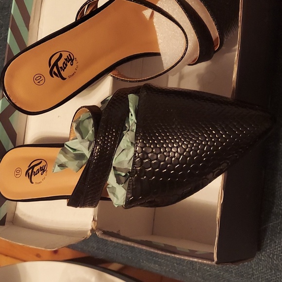 Pointed black mule flats Brand New - Picture 2 of 3